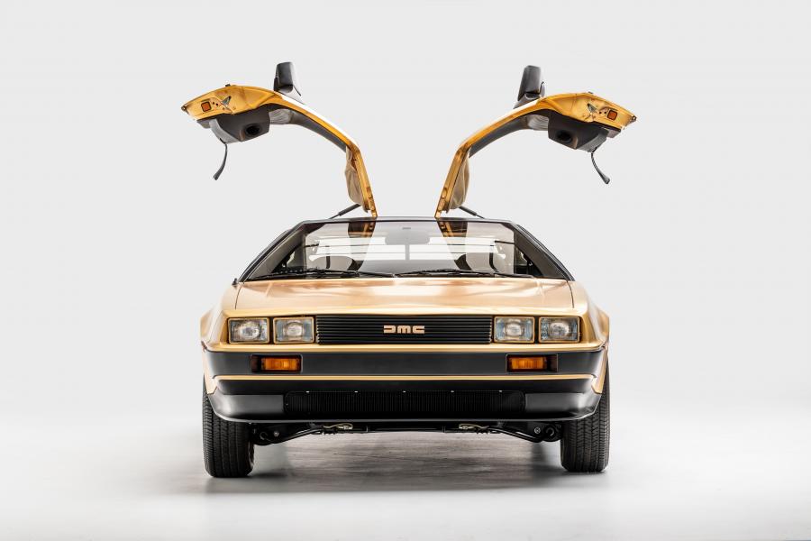 DeLorean DMC-12 Goldplated 1981 года  (фото 9 из 15)